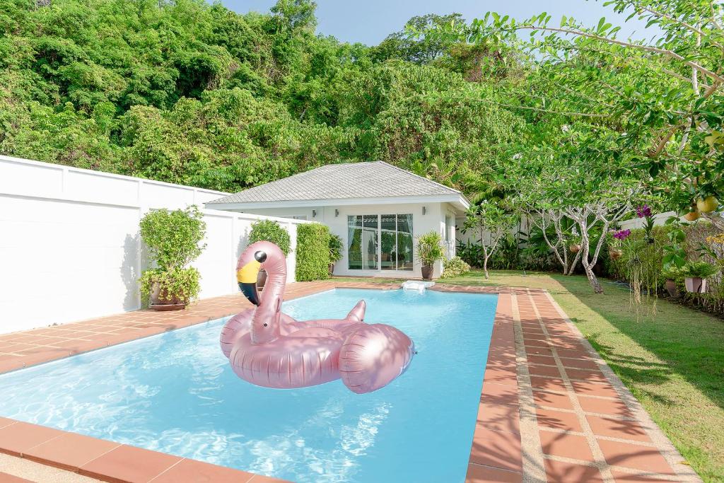 Phuket villas for rent long term